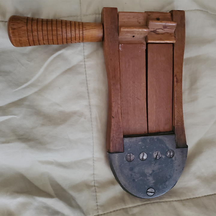 Rattle John H Hand72